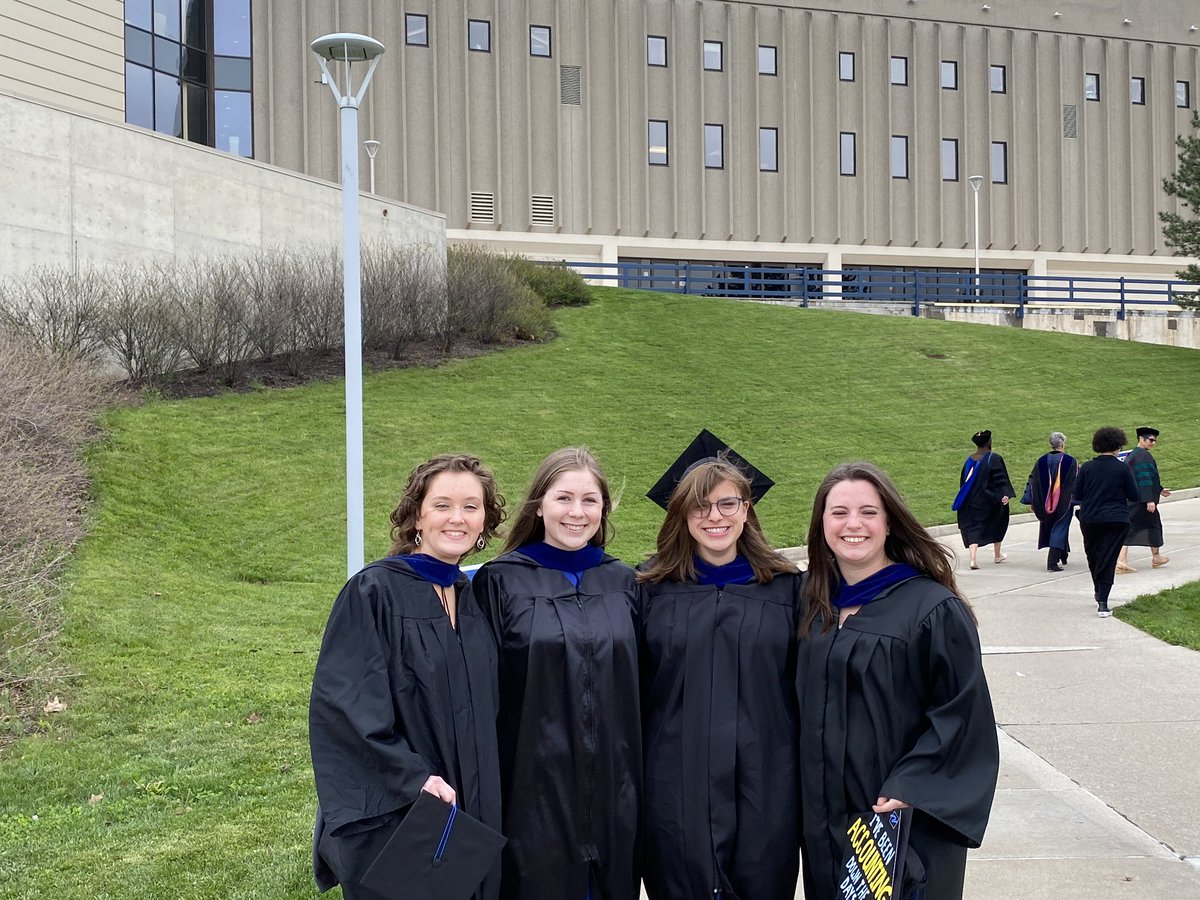 rjyoung1917's tweet photo. Congratulations @addison_young3 on receiving your Master’s.  We are so proud of all you have overcame to get here!  #UToledo22 https://t.co/GrUfu0dmmm
