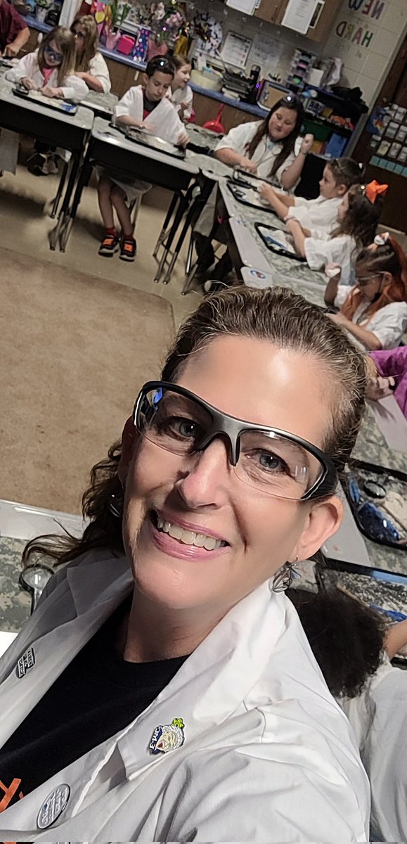 RuthHowell3's tweet image. We went on a dinosaur 🦕 dig today. I have several paleontologists in the making. @SpartanburgD5 @getyourteachon @STEMAZING1 #WeAreD5 #D5difference