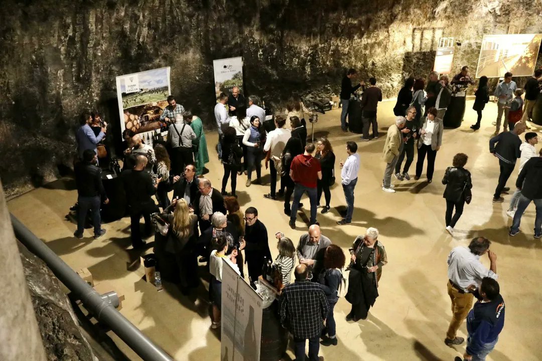 VisitaAvinyonet's tweet photo. I quin festival, el festival del Massís del Garraf
@canrafolsdelscaus ha acollit el segon acte de #Microvi2022 reivindicant els seus vins i els seus elaboradors amb noves propostes com #Montombra
@penedesturisme @bcnmoltmes @catalunyaexperience
#MassísdelGarraf https://t.co/tCU3p5b76W
