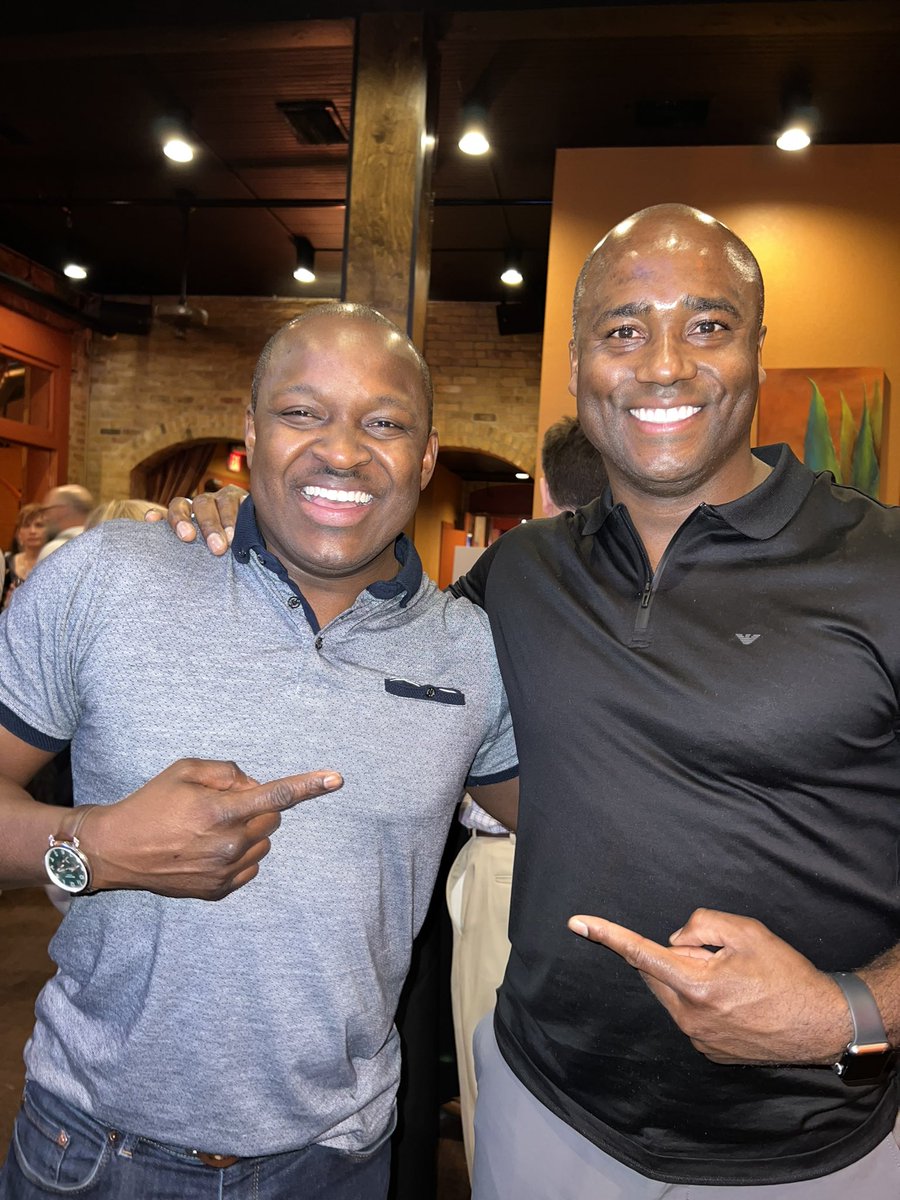 ATL in the house! Caught up with #lobbyist colleague Howard Franklin (President and CEO of @ohioriversouth) last night along with Atlanta Metro elected officials and business leaders. 

<a href="/iruncampaigns/">Howard Franklin</a> ✌🏾
#austin 
#atlanta
#lobbying