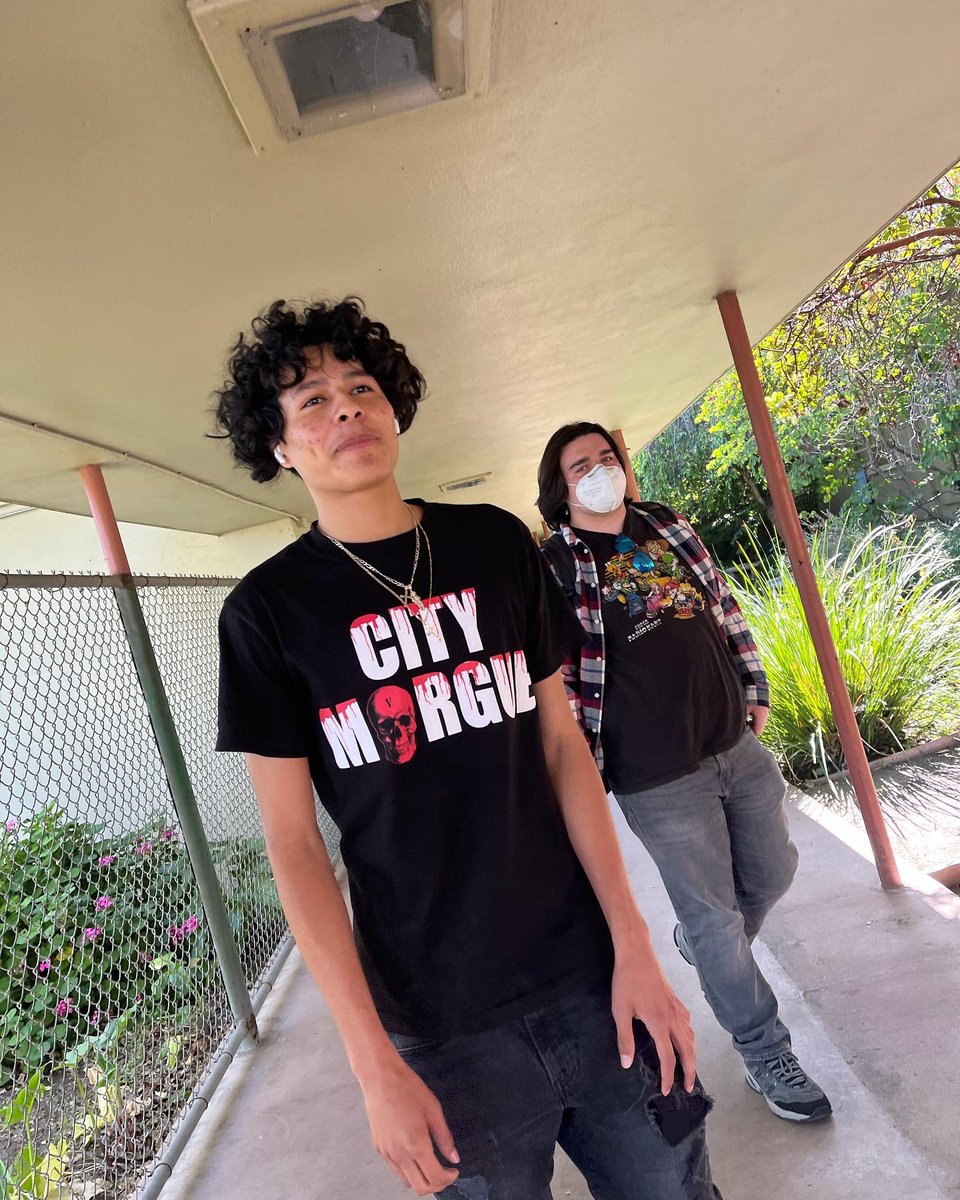 OlyMDUSD's tweet photo. Big shout out to these amazing Olympic graduates Isaac & Landen! They did it! Our Oly community will sure miss these two but are excited to see what the 🌎 has in store for them! #teamoly #olypride #olysquad #alted #graduate #getcredits @MtDiabloUSD https://t.co/gXw2HFK2Xg