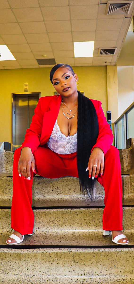____Puddin's tweet photo. I’d personally like to thank me for this B.S 🎓🥳                                                        #GramFam22 #gradszn https://t.co/CULNnom4MB
