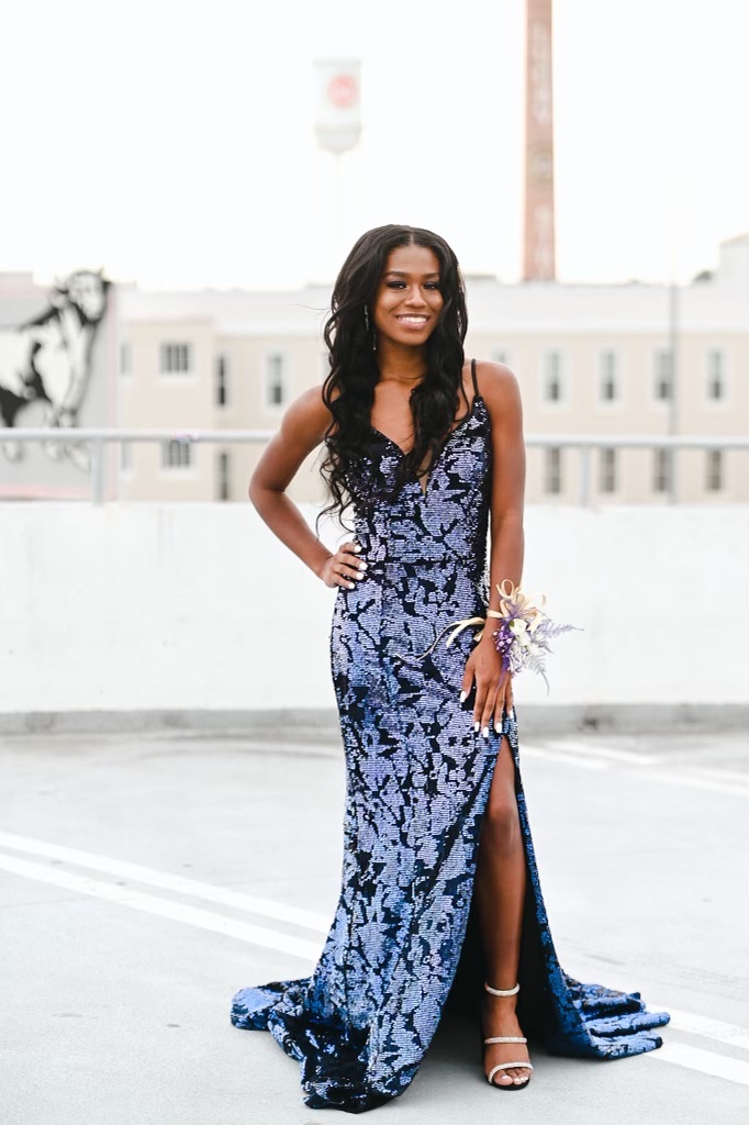 chev910's tweet photo. This gorgeous young lady is wearing a @JaszCouture evening gown. She is absolutely stunning!🔥🔥🔥 https://t.co/RMl1a9XeI6