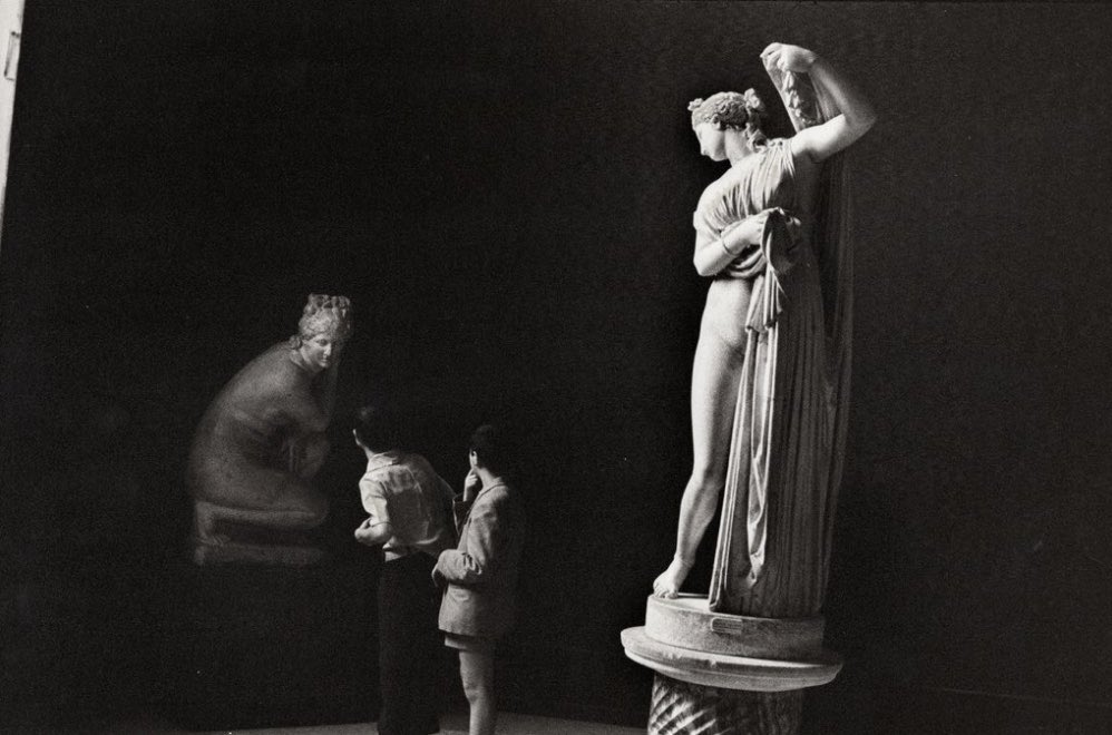 HotEspress's tweet photo. “Beauty has no obvious use; nor is there any clear cultural necessity for it. Yet civilization could not do without it.” 

- Sigmund #Freud 

#FreudDay #BOTD #psychoanalysis #Vienna #beauty 

📸 Henri Cartier Bresson 📸 https://t.co/N0cscvBVXL