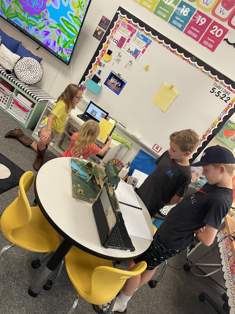 first_teach's tweet photo. Our Geo-Zoo today was an amazing success. So proud of these #owlsome students who spent so much time planning, researching, writing, and creating movies about their animals! @OakviewElem https://t.co/MhpxZNqxge