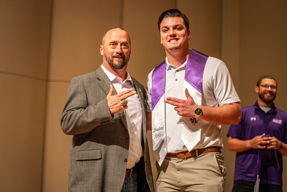 SFA_Football's tweet photo. Congratulations to all of you! 🎓

#AxeEm x #RaiseTheAxe https://t.co/Gj2RYwWiOU