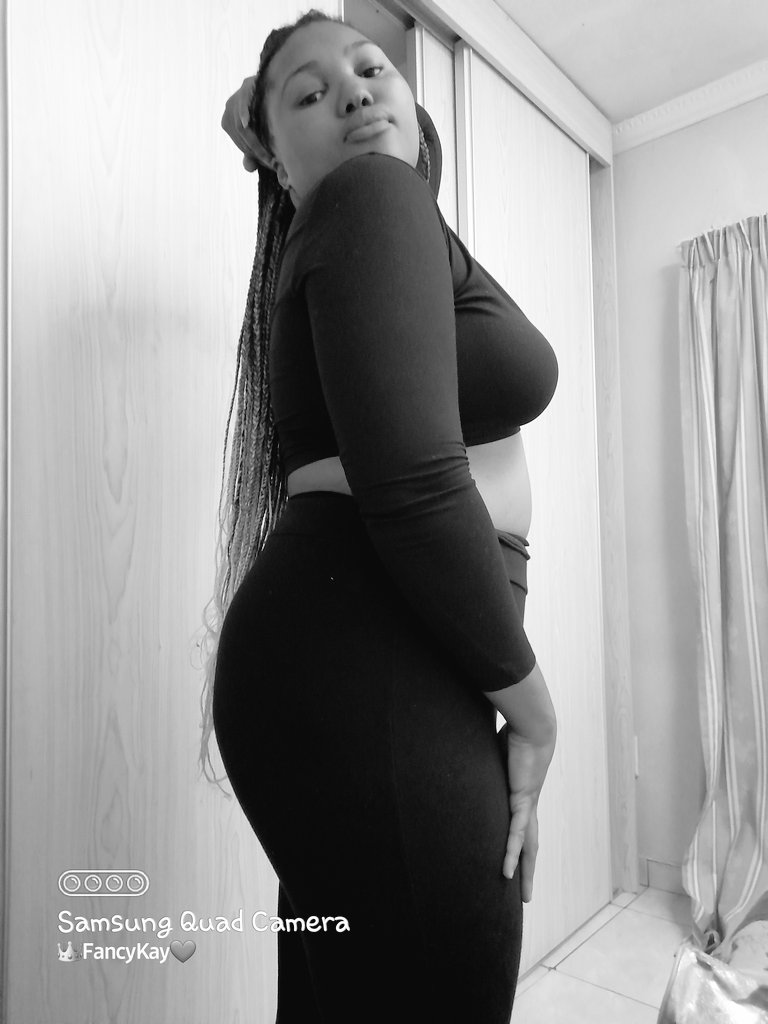 Kaymoohh's tweet photo. OK. Goodnight🖤 https://t.co/IdHc7MlZBE