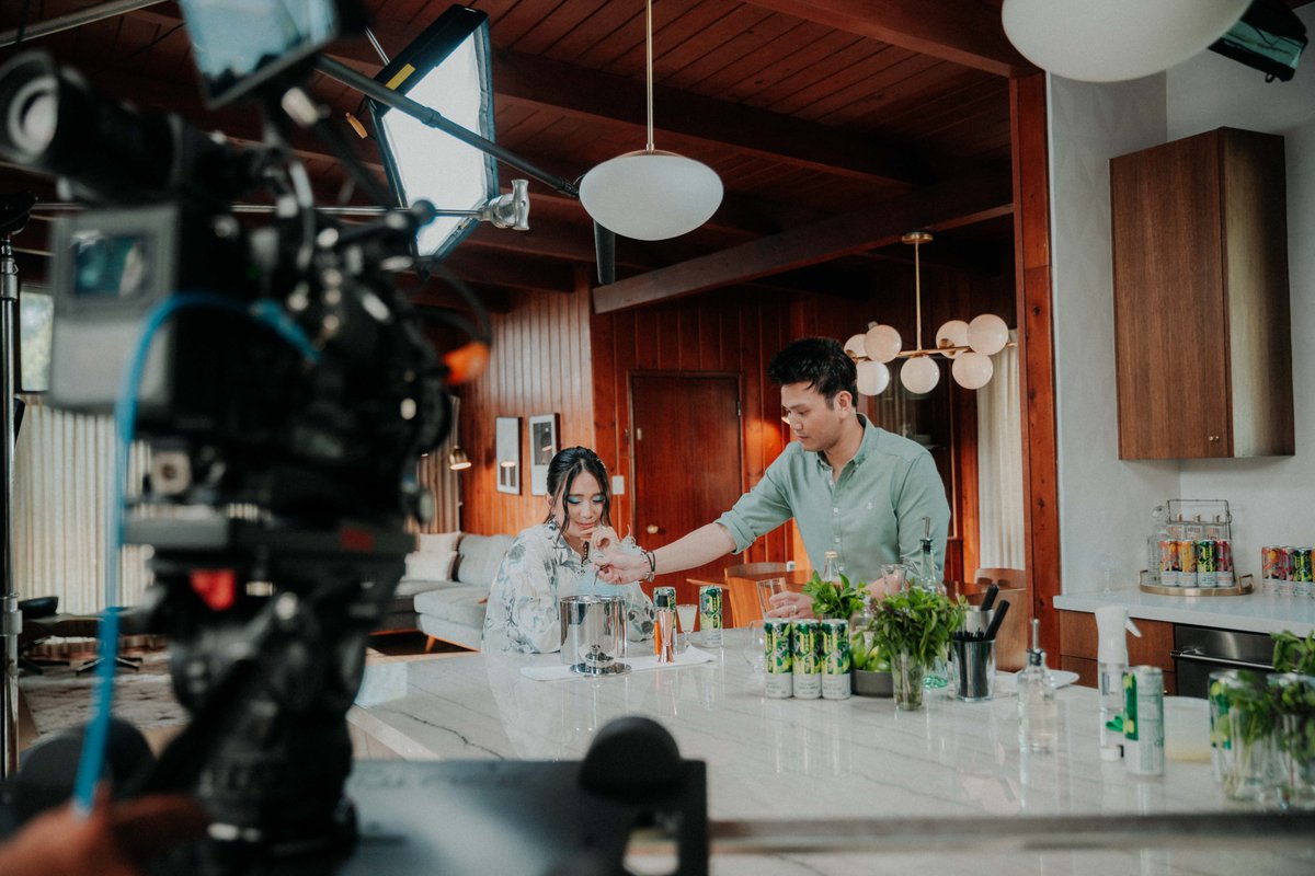 88rising's tweet photo. Just in time for Friday happy hour, here’s a sneak peek of @nikizefanya and Chef Viet cooking up meals and developing signature cocktail ‘phojito’ with #YearOf @enjoyyearof.  Full video dropping soon! https://t.co/3uB1FGoZns
