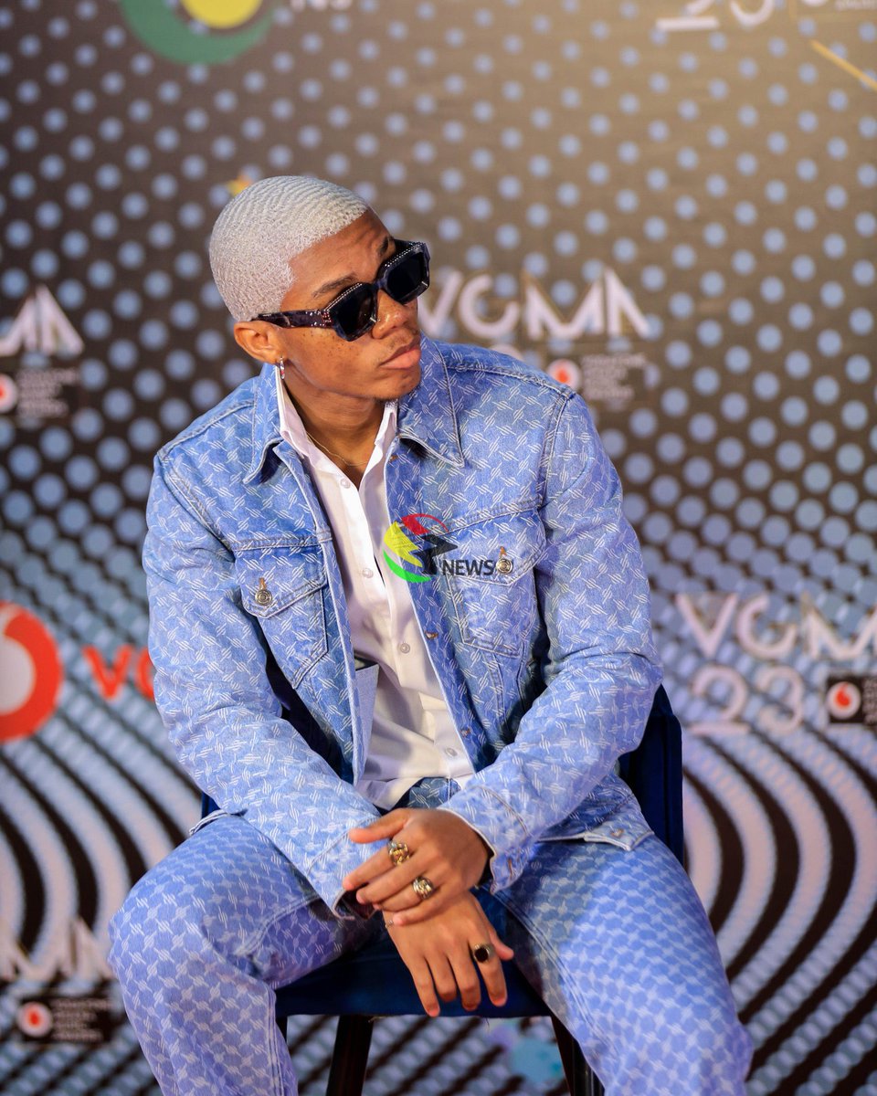 bullatheblogger's tweet photo. Blacko is overrated Charlie Kidi is wining artist of the year 🤩 #VGMA23  #VirgilAbloh https://t.co/vUBVS6fKwf