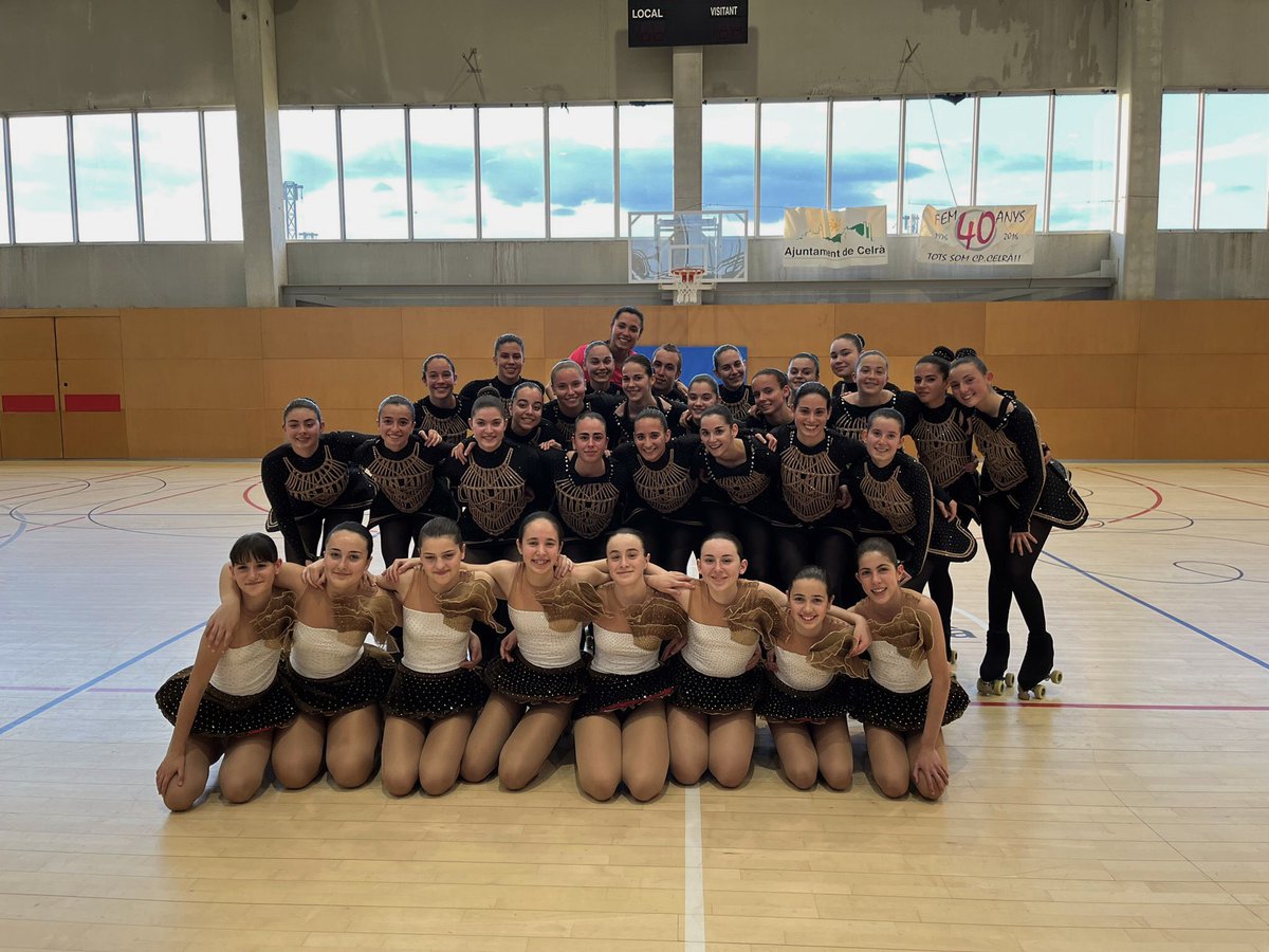CpCelra's tweet photo. Avui hem fet la presentació pre campionat d’Espanya i pre Jocs Emporion! 🔜
Amb moltíssimes ganes, continuem treballant més fortes que mai!💪🏼

Unim les nostres forces i juntxs fem camí! AMUNT CP.CELRÀ!💖 

#cpcelra #Celrà #Girona #Gironès #Catalunya #estatal #show https://t.co/8RjSoRWzFK