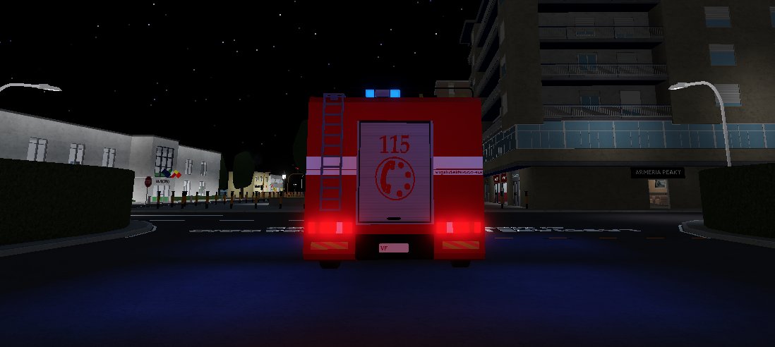 VVF_Naples's tweet photo. Oggi il Governo ha messo a disposizione del Comando Provinciale dei Vigili del Fuoco di Napoli i nuovi teconogici Mercedes Actros ABP. 
Questi veicoli possono trasportare una maggiore quantità d'acqua essendo così d'ausilio durante i grossi incendi. https://t.co/yc8tByW2H3