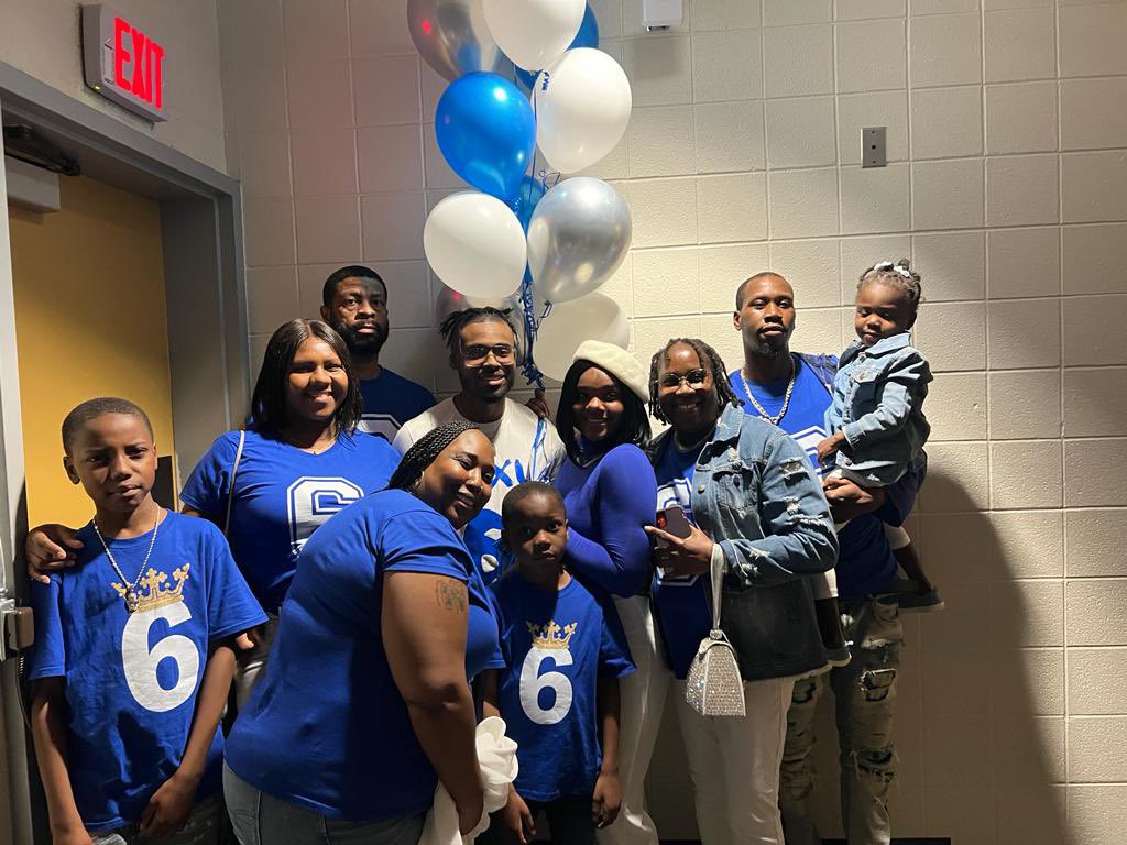 uhniyahlator's tweet photo. I didn’t post, went ghost, but it was for a finer reason 💙🕊🤍 #6club @OhioZetas https://t.co/u4M3gL2Bgr
