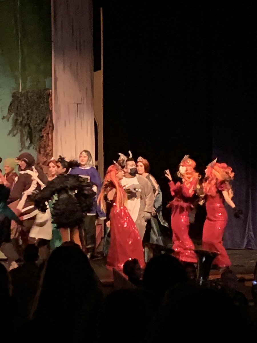 Watching students do amazing things on stage is a great way to spend a Friday night. Congratulations <a href="/TheatreRvhs/">Riverside Theatre</a>.