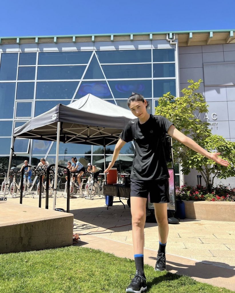 진심걍품에안기라는사진같아서
…….힘들다..