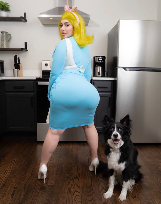 Beverly Goodman from Mr. Pickles 🐶🥒👹☠️ This is my FAVORITE mom from my FAVORITE show. 10/10 recommend🔥