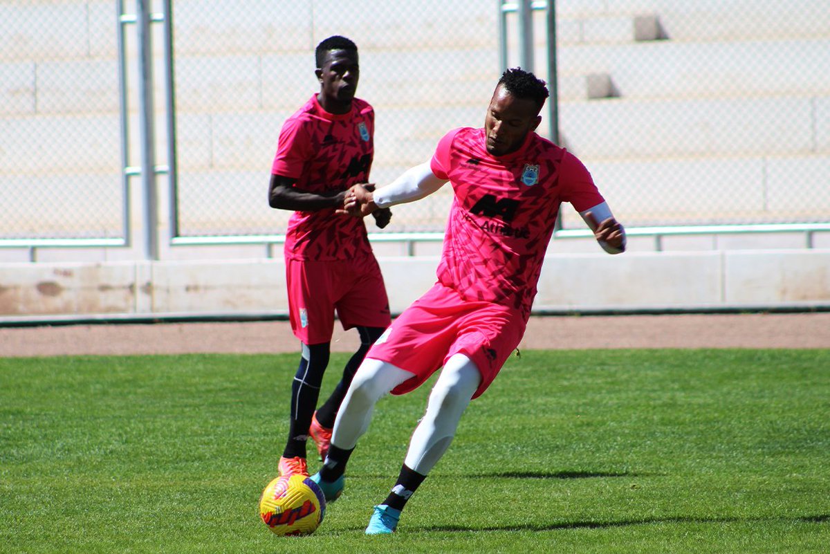 BinacionalFC's tweet photo. 📸| ¡Disciplina, trabajo y humildad!
¡Vamos, Binacional! ¡Vamos, Juliaca! ¡Vamos, región de Puno!
#DaleBi #PorElSur #NoDejesDeCuidarte 💪💪🔵⚪ https://t.co/Ovj9vQ3dM2