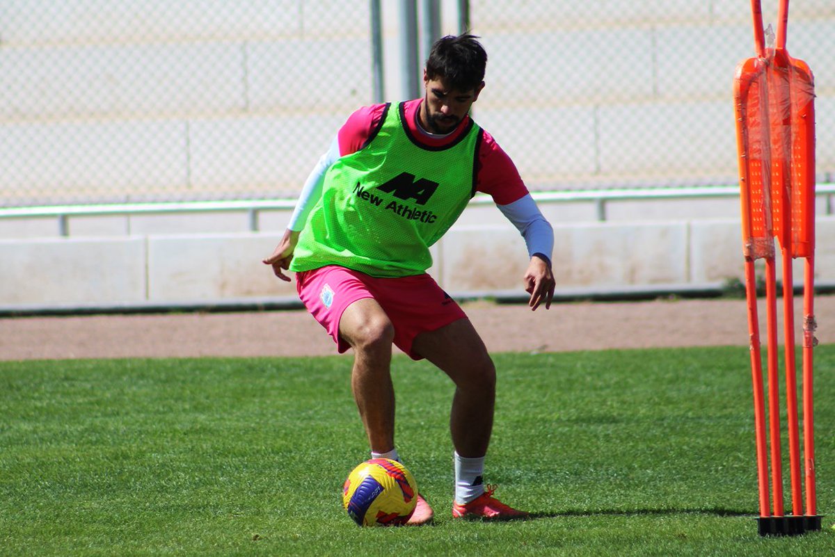 BinacionalFC's tweet photo. 📸| ¡Disciplina, trabajo y humildad!
¡Vamos, Binacional! ¡Vamos, Juliaca! ¡Vamos, región de Puno!
#DaleBi #PorElSur #NoDejesDeCuidarte 💪💪🔵⚪ https://t.co/Ovj9vQ3dM2