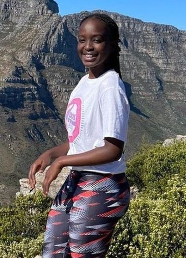 PLEASE RETWEET / SHARE 🙏🏾❗

Missing: Lethabo Koko

19 year old UCT student Lethabo Koko was last seen yesterday in the Rondebosch CPT area around 9 AM, and has been missing ever since. 

If you have any info or any leads — contact 061 481 0195.