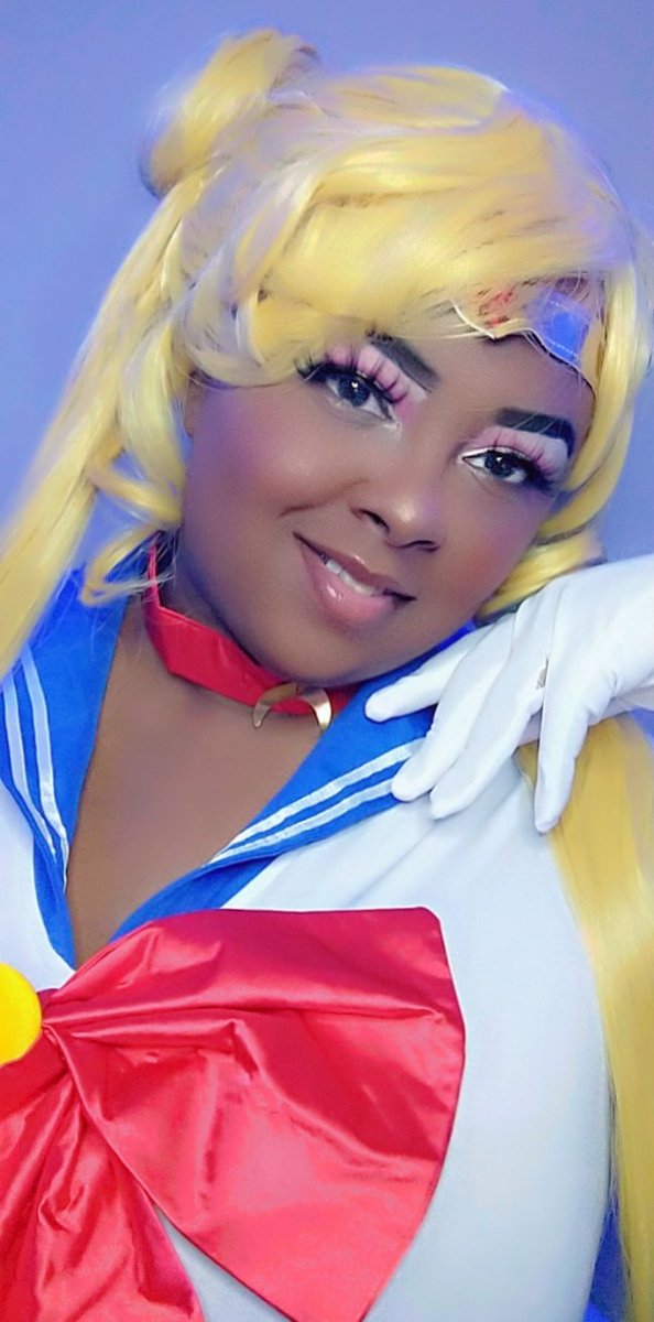 LostKitsune_'s tweet photo. My surprise cosplay a gift from my mother was sailor moon. Princess serenity I grew up watching sailor moon so I hope came really well 
#SailorMoon #moonprincess #serenity https://t.co/okvJbyrDte