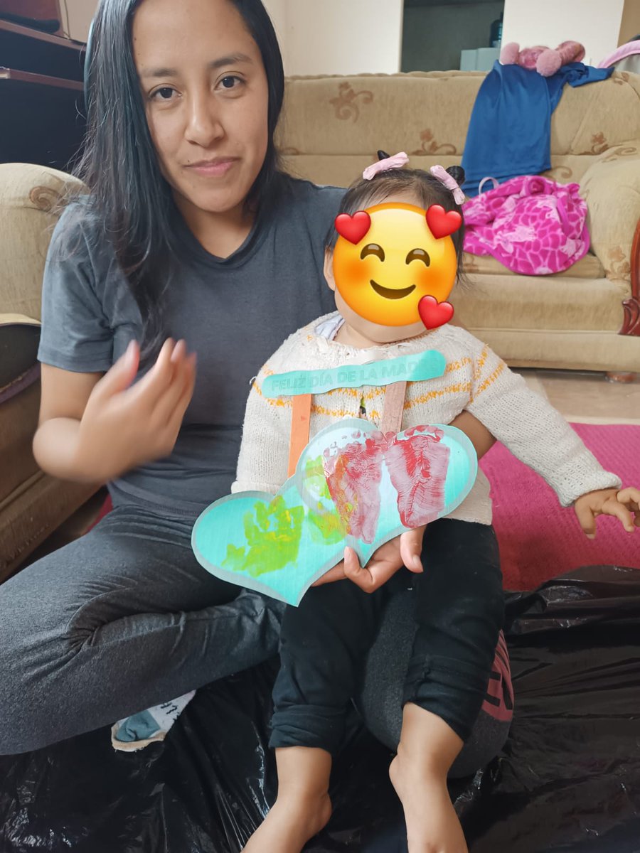 PatronatoSJ's tweet photo. Nuestras educadoras comunitarias recorren todo el Distrito Metropolitano de Quito. Esta vez junto a las niñas y niños del proyecto de atención a la primera infancia realizaron varias actividades para celebrar a las madres. https://t.co/ZnAkvTKSVz