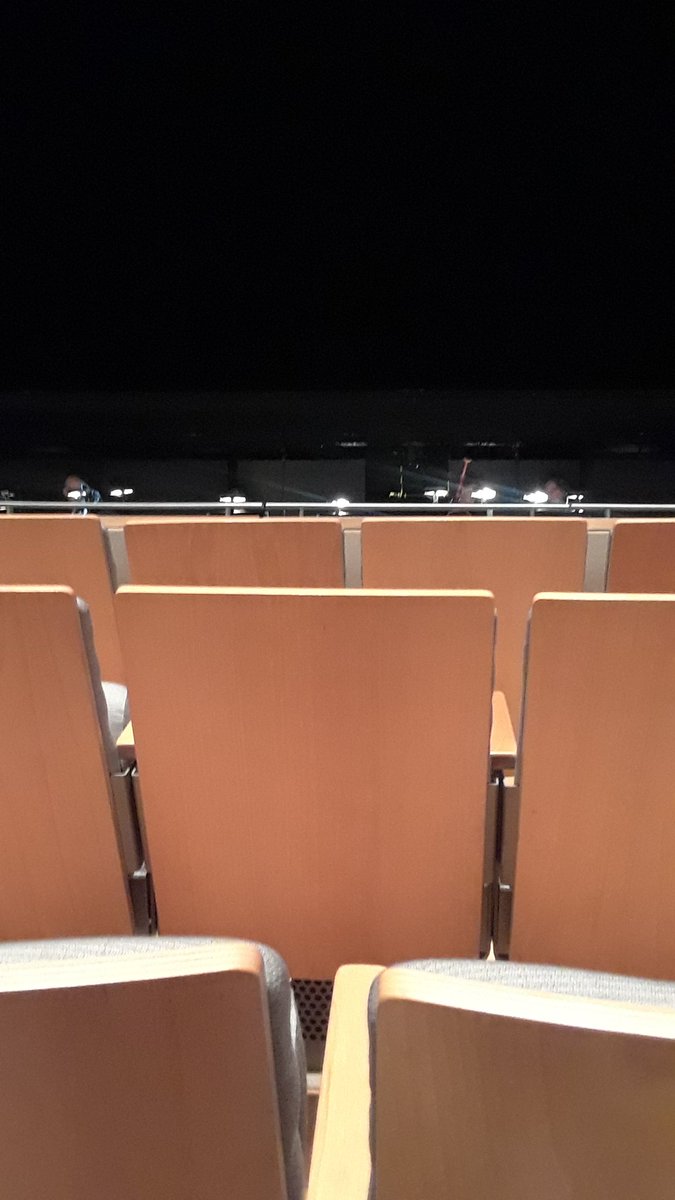 30fourflavours's tweet photo. Thank your the amazing seats tonight. @CanadianOpera ❤🍁 #COCFlute It was a glorious evening. I'm so glad to be back together. https://t.co/6L3Z3qec8i