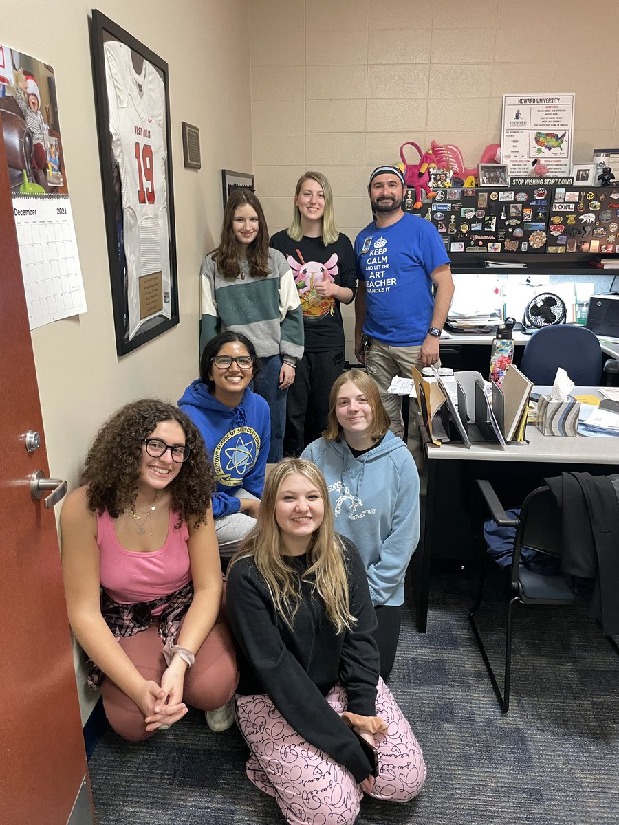 fjmatasart's tweet photo. It is done.  Beyond proud of these young artists!  #WeAreLakePark #lphsartdept https://t.co/7CP0kDobPr