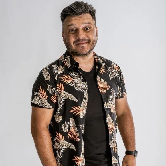 Cantando_Trivia's tweet photo. ¡SE PICÓ! 🔥 

¿De que lado estas? 

🔁 CHANCHI 

❤️ LOCHO

#ElHotelDeLosFamosos https://t.co/YOWGJeJxEf