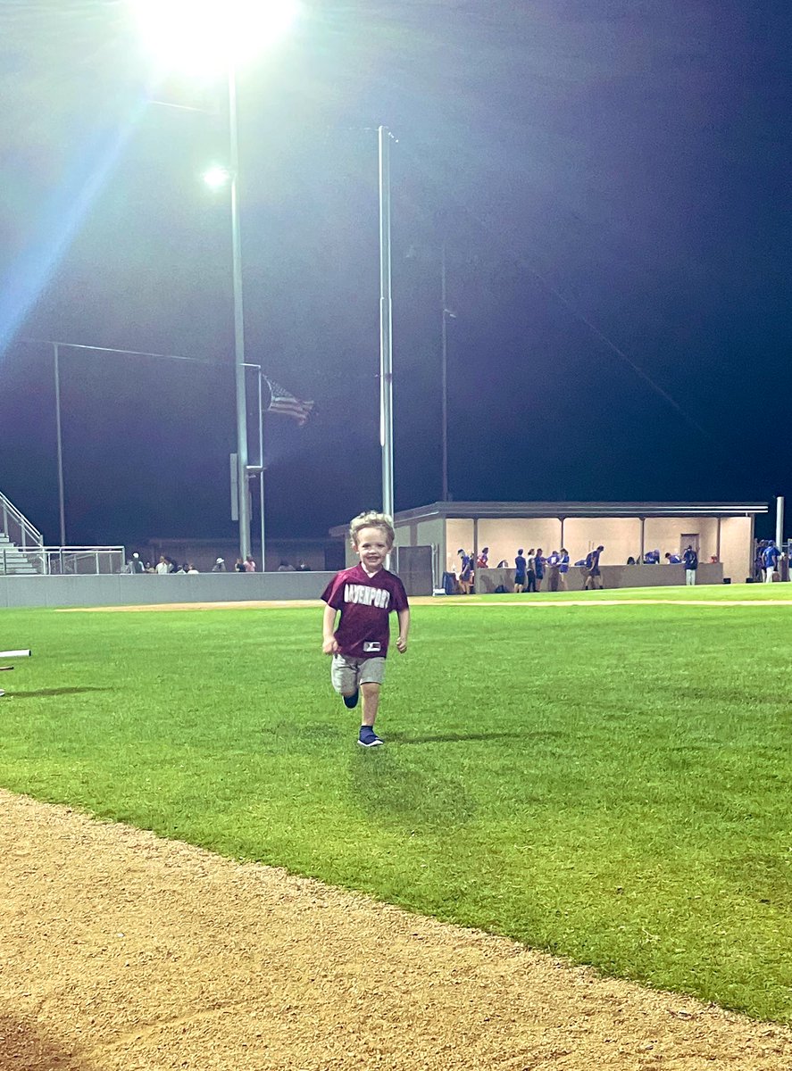DruWeeaks's tweet photo. PLAYOFFS - The ⚾️ Wolves fall short in a tough loss, back at it again tomorrow!! Positive - this kid got to run the bases after the game 🐺 his face says it all - pure joy 🤍 #BTP #BAKESHOW #FRONTROLL https://t.co/EVhoZNN6Ix