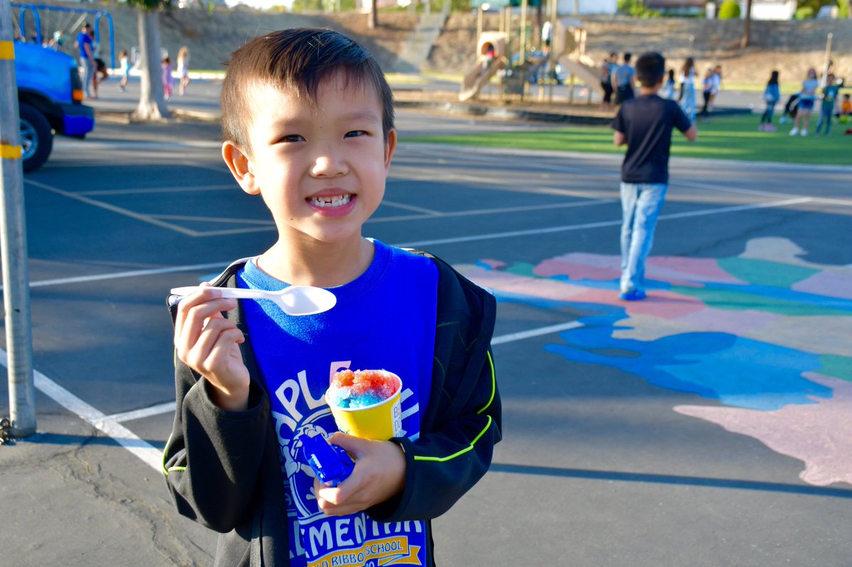 WVUSD_Tweet's tweet image. Movie Night Under The Stars! Hundreds of @WVUSDmaplehill families gather tonight for food, fun, and free showing of Disney’s “Encanto”. “We wanted to thank our families for all their support!”shared Principal Kim McNeil.
#TogetherAgain #ReconnectRestoreReimagine