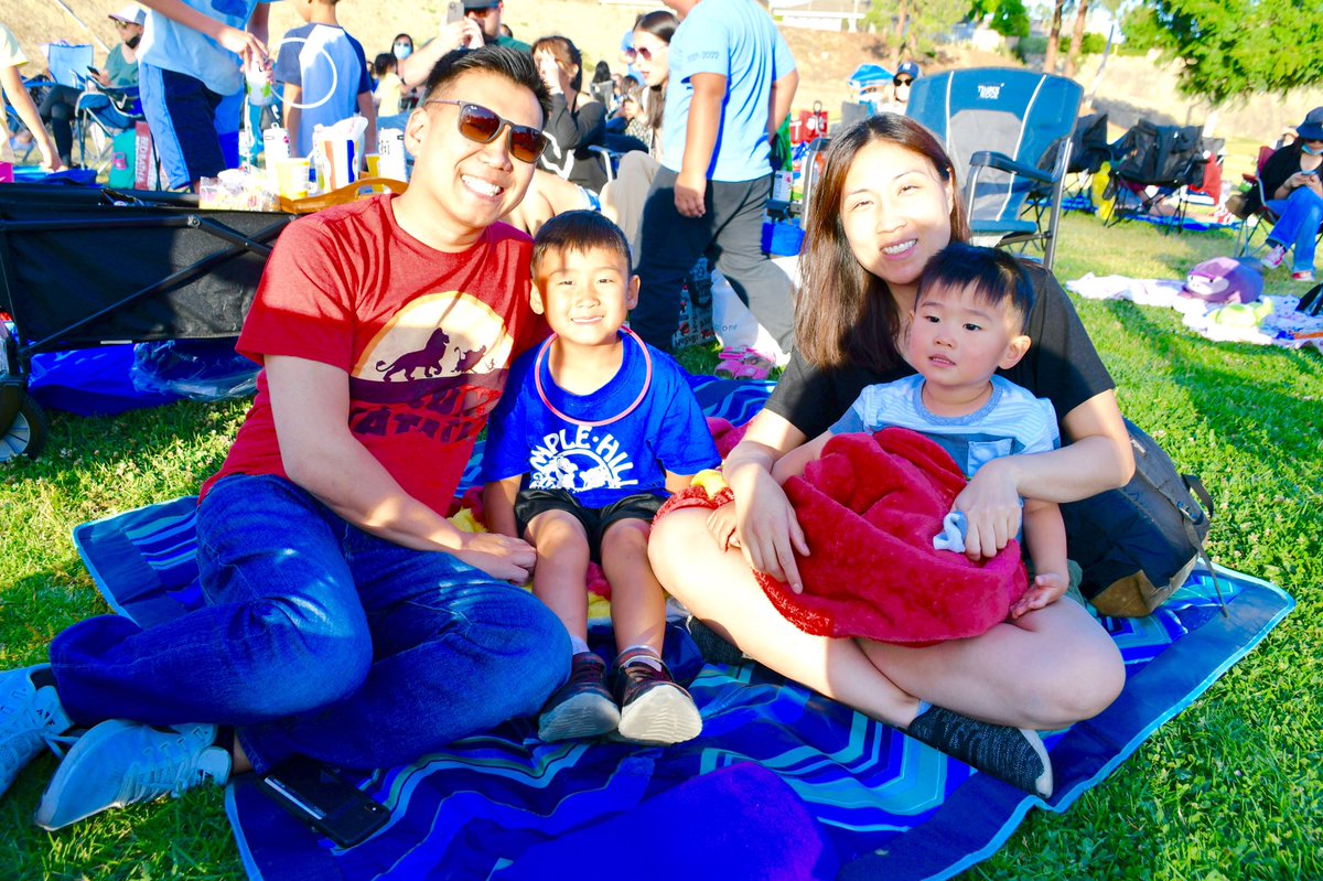 WVUSD_Tweet's tweet image. Movie Night Under The Stars! Hundreds of @WVUSDmaplehill families gather tonight for food, fun, and free showing of Disney’s “Encanto”. “We wanted to thank our families for all their support!”shared Principal Kim McNeil.
#TogetherAgain #ReconnectRestoreReimagine