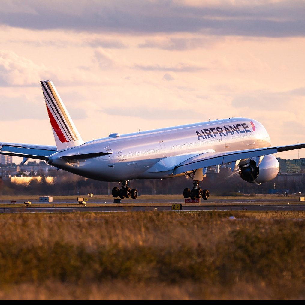 Aviationgeek447's tweet photo. Air France A350 🇫🇷 🤩 https://t.co/gojdUZXkYI
