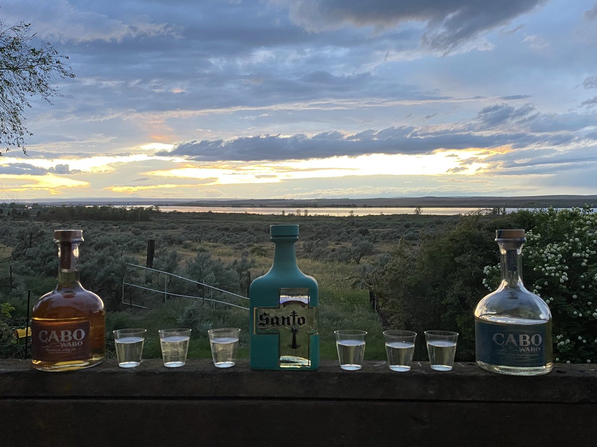 bmelton503's tweet photo. @sammyhagar decisions, decisions…..we got some birthdays to celebrate! https://t.co/MDKdeoTfB8