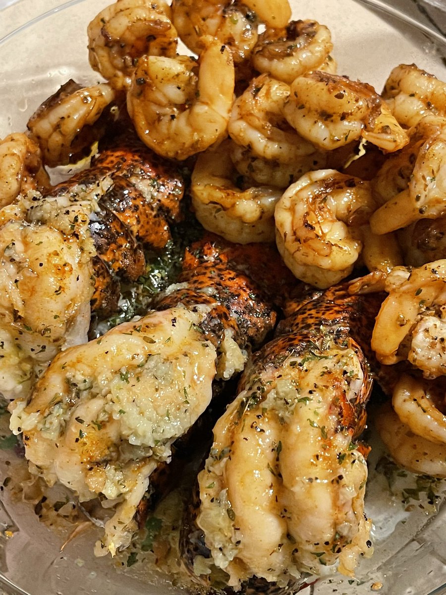 DWILLZIII's tweet photo. Cooking with DWILLZ!!! And my Sous chef @akailaaaaaa https://t.co/j5f9dK9gDa