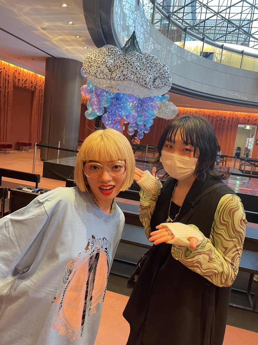 mt_nana7_'s tweet photo. dance4 『root:根』
アオイヤマダさんのパフォーマンスを生で見てきました😭
高校生の時からずっと好きで憧れのダンサーさん、流石に涙出た。
ひびのこづえさんの色鮮やかな衣装とアオイヤマダさんのオーラ、ボディコントロールに圧倒されました…。
#root根 #dance4 #アオイヤマダ #ひびのこづえ https://t.co/BSymaiPzI8