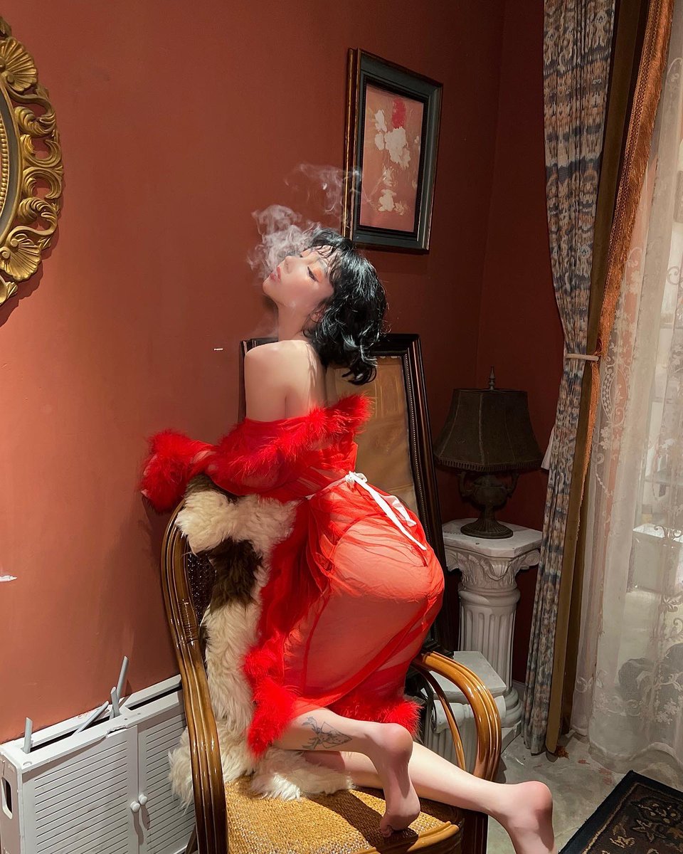 DeadBarbieeeee's tweet photo. 💝人形禮盒 https://t.co/LRETZgAwAE