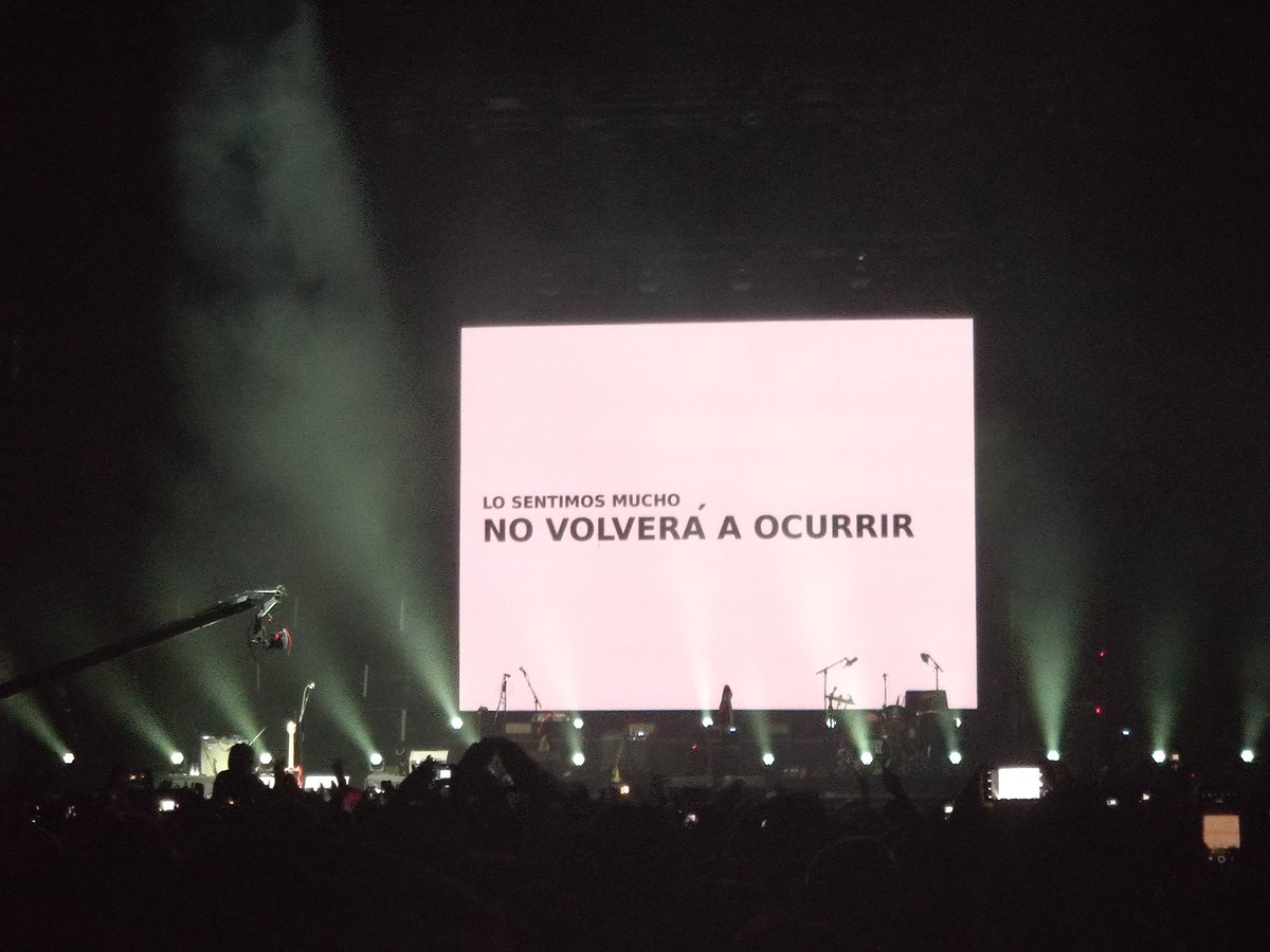 XManiaco's tweet photo. El mejor y a la vez el más triste concierto de Siniestro Total de mi vida. ¿Llorar yo en un concierto ? JAMÁS. Hoy dos veces: con Miña Terra y al acabar el concierto. Ver a Costas con ellos, que yo nunca lo había hecho... #SiniestroTotal #ultimoconcerto #graciasportodo ♥️♥️♥️ https://t.co/9bRV7IsnpN