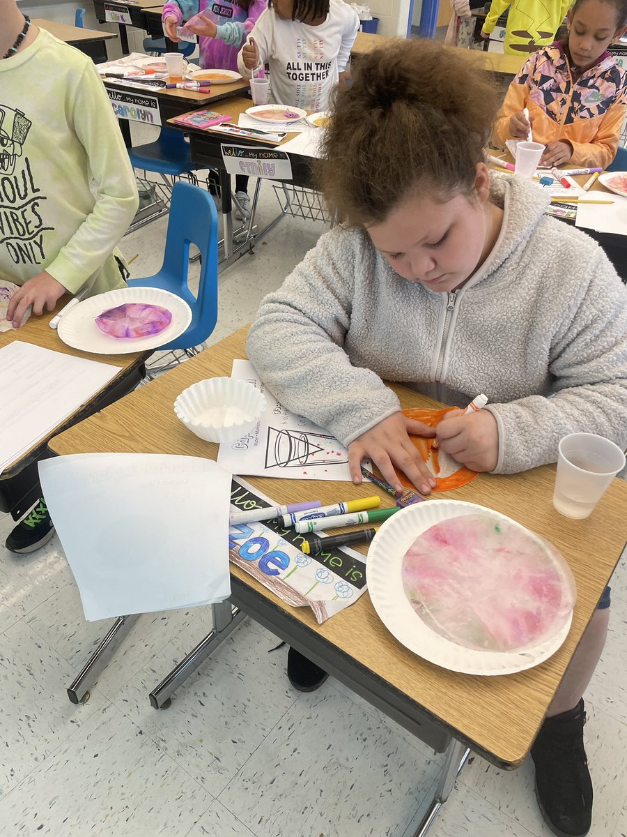 MissMaddyB223's tweet photo. Learning about capillary action in science 🧪 AND making Mother’s Day flowers 💐 #multitaskingscientists https://t.co/Phlkhh7ckj