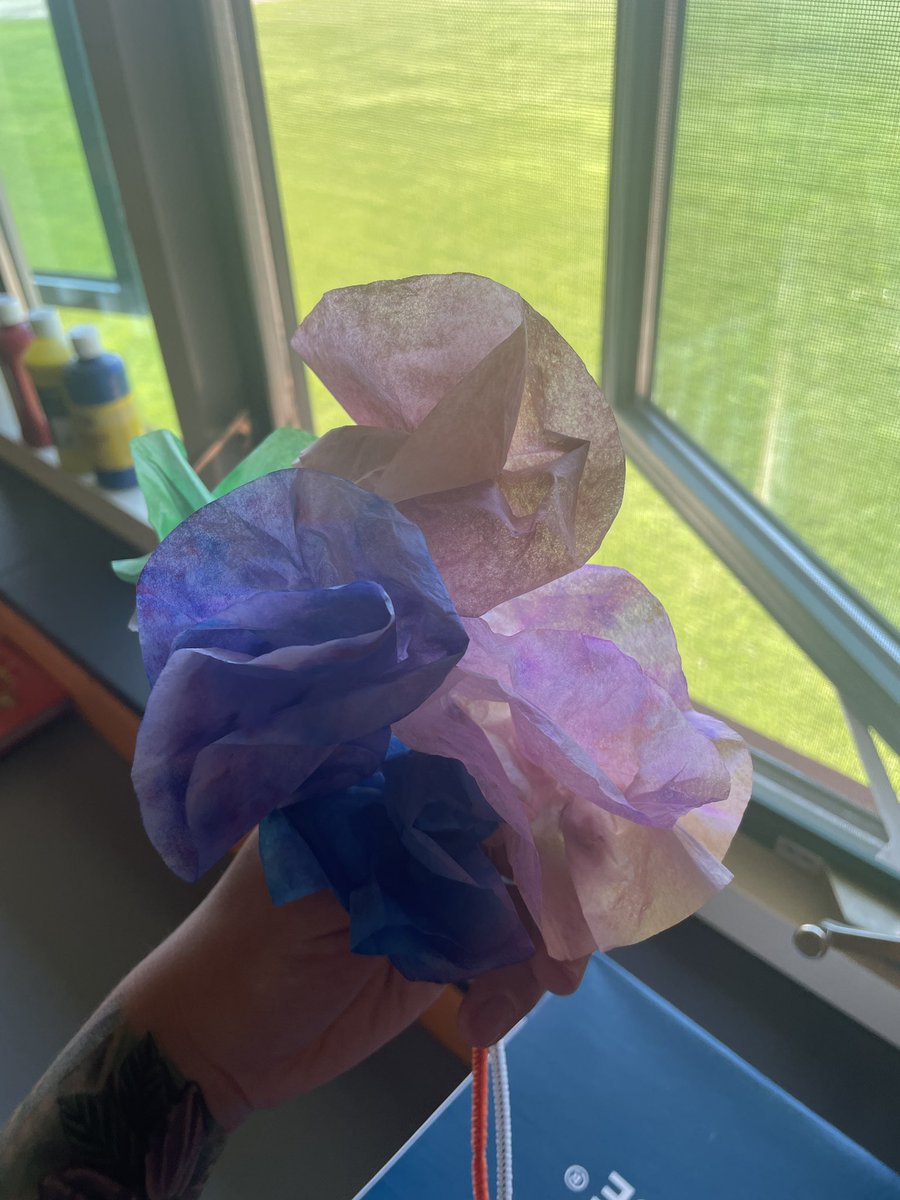 MissMaddyB223's tweet photo. Learning about capillary action in science 🧪 AND making Mother’s Day flowers 💐 #multitaskingscientists https://t.co/Phlkhh7ckj