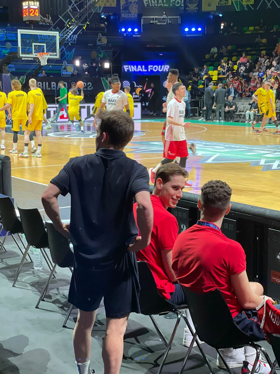 RogerTarrago's tweet photo. A LA FINAL🔴⚪

One more GAME @BasketballCL 

@BasquetManresa 💥 https://t.co/ZOOLTyYEgA