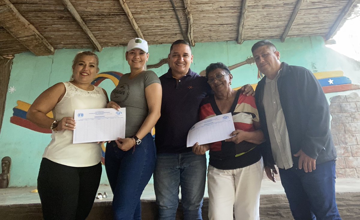 Bienvenidas a nuestro equipo las compañeras Rosangela Zambrano y Maria Hernandez de Valle Guanape Municipio Carvajal de #Anzoategui.
Seguimos Avanzando rumbo a las elecciones internas de AD el 11 de Junio. 
#ResteadosConBernabe