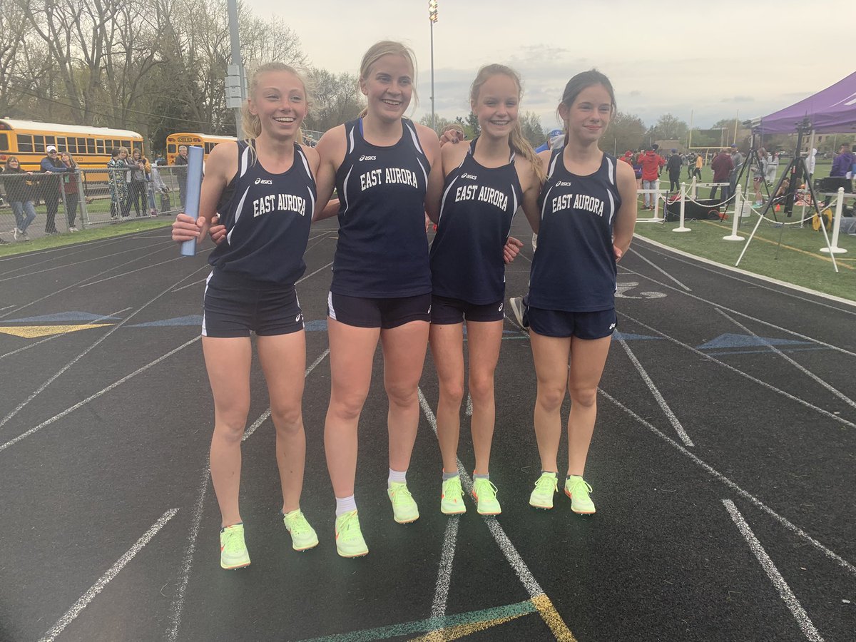 martym205's tweet photo. EA girls off to a great start @ Hamburg Relays! 🔥🔥#Statetime @MileSplitNY @ea_bluedevils https://t.co/Uw0OOs45Bi