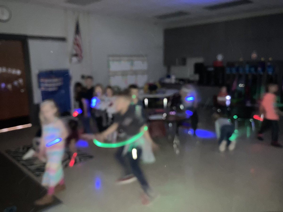 MrsWellmanKDG's tweet photo. Music Day turns into Flashlight Music Day!!! https://t.co/awKqd2zMBO