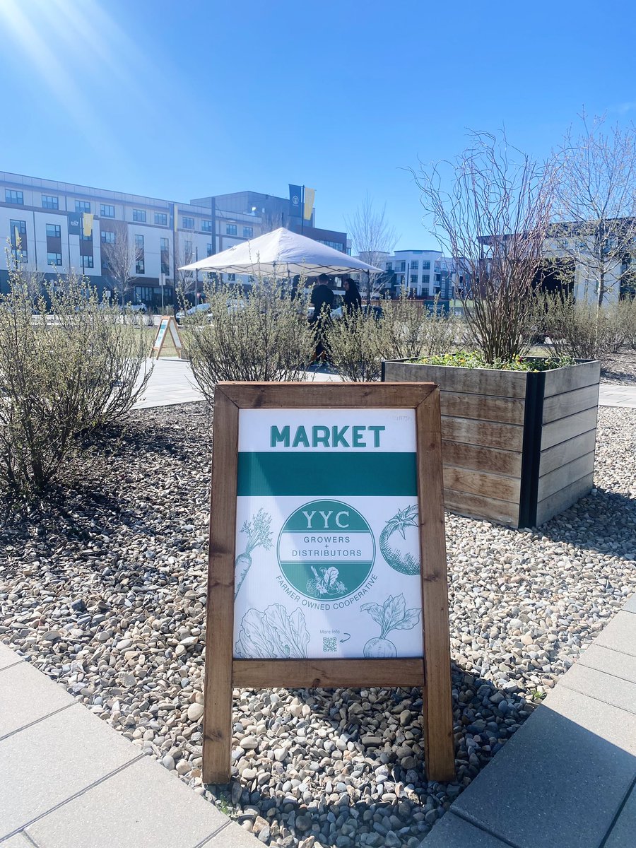 UDistrictYYC's tweet photo. Our first pop-up farm stand with @yycgrowers is open til 6pm today! Stop by the Discovery Centre to shop local produce and goods.
#localyyc #yycmarket #eatlocal https://t.co/wycux5d7zl