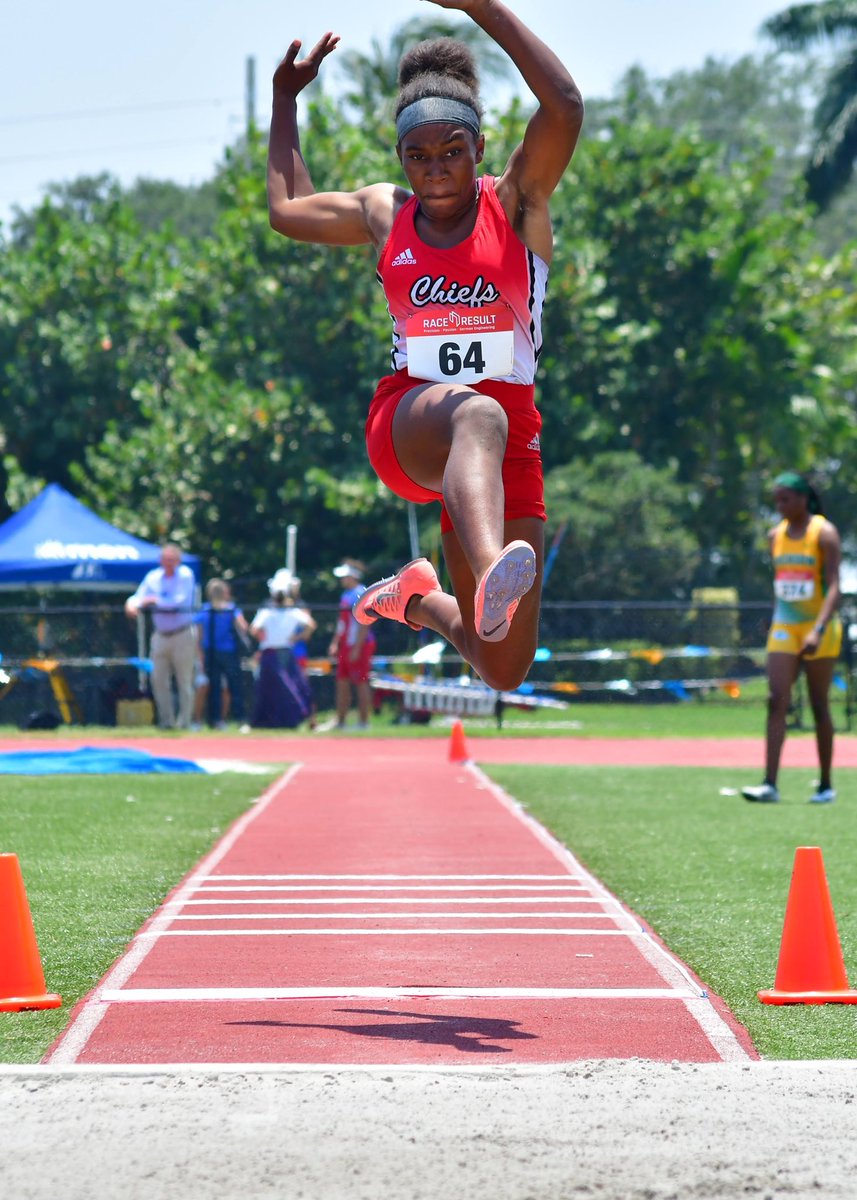 Mrstldavis1's tweet photo. She’s A Runner She’s A Track Star… #princessnyla #statebound https://t.co/5tW0t2H5Ys