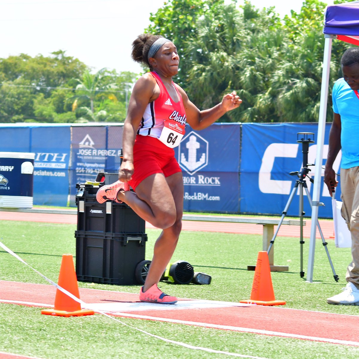 Mrstldavis1's tweet photo. She’s A Runner She’s A Track Star… #princessnyla #statebound https://t.co/5tW0t2H5Ys