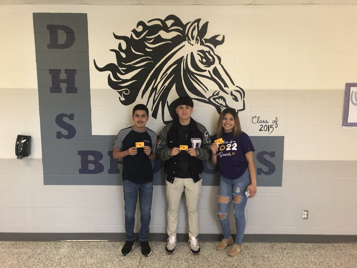 Five students were given gift cards for perfect attendance this week.  All together 893 students had perfect attendance this past week! Let’s get to 1000 next week!  Pictured are three of the drawing winners