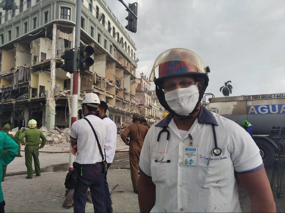 ACN_Cuba's tweet photo. 🚨Actualización sobre la Explosión en el #HotelSaratoga🚨

💬 Declaraciones exclusivas de Eros Barroso Quiala, médico de la Base Centro del Sium provincial:
🚑 Fuimos activados en el horario de la mañana

+Hilo

📷 Viani Pulido Coba https://t.co/mkqfIlCkJY