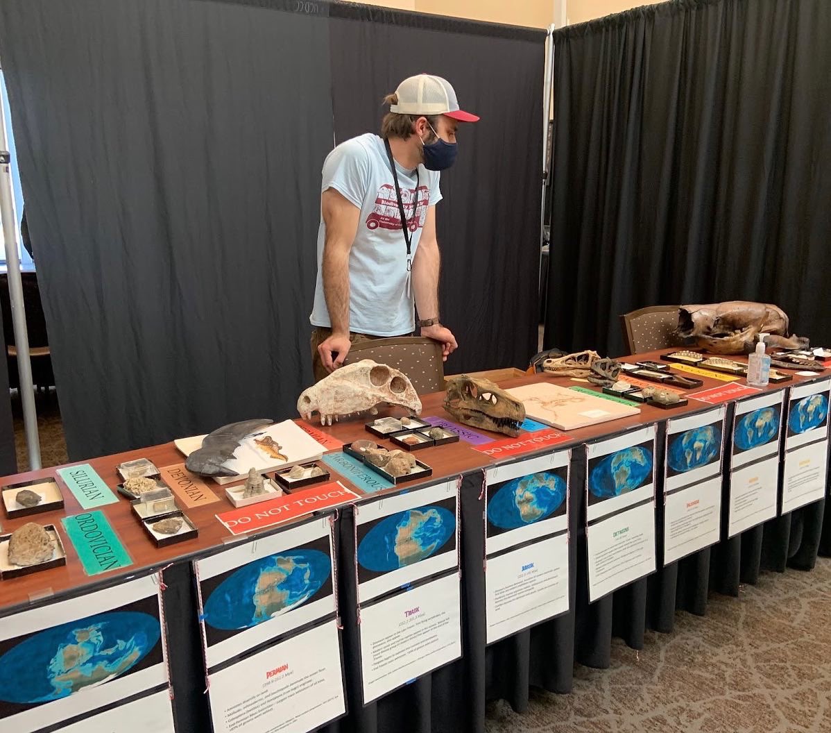 BioDivDay's tweet image. Woah that’s a lot of bones!

Did you play our guessing game yesterday? If so, here are the results:
#1: Paleontology Collection
#2: California Raptor Center
#3: Bohart Museum of Entomology 

How’d you do?

#UCDavis #BiodiversityMuseumDay