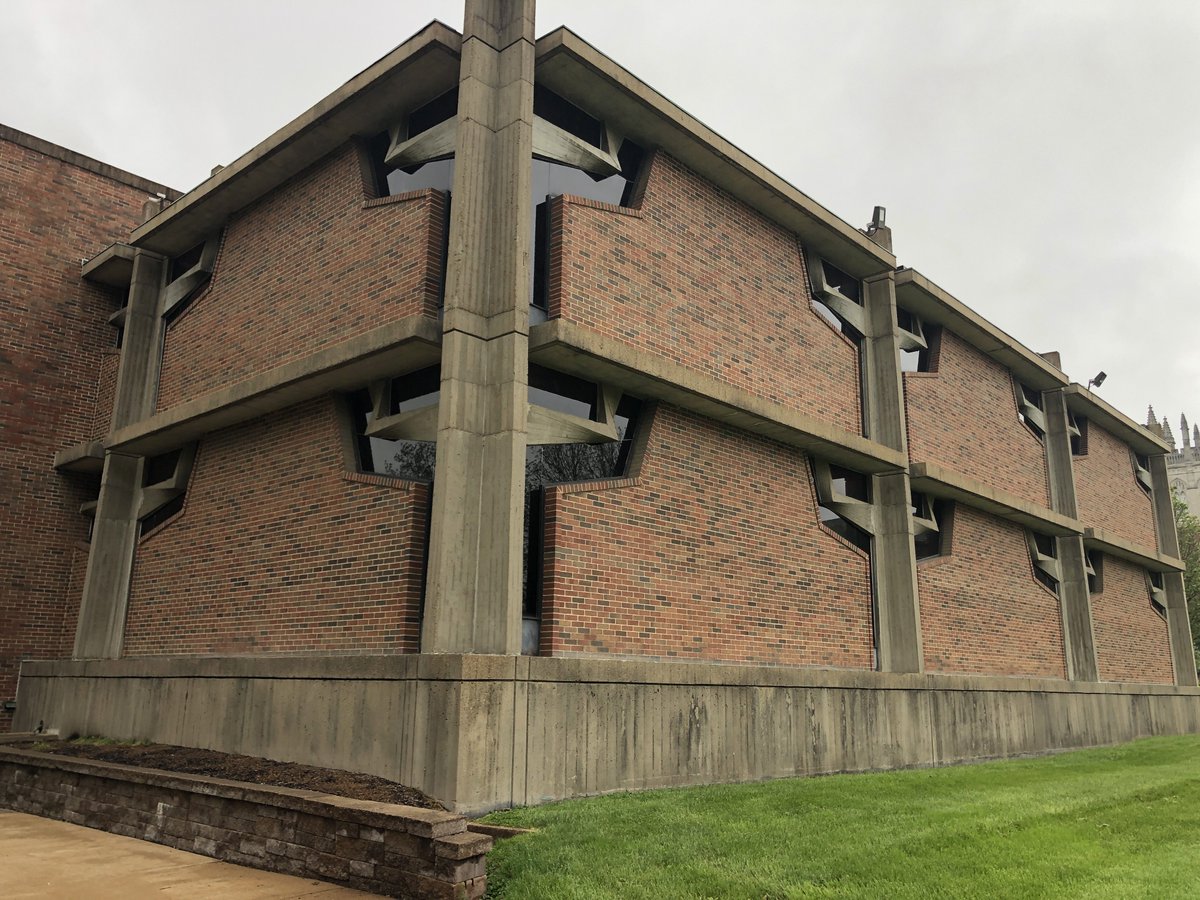 ChickenJoeSTL's tweet image. I&apos;m on a mod kick tonight. Here&apos;s the Luhr Building at Webster College in Webster Groves Missouri, built in 1967.
