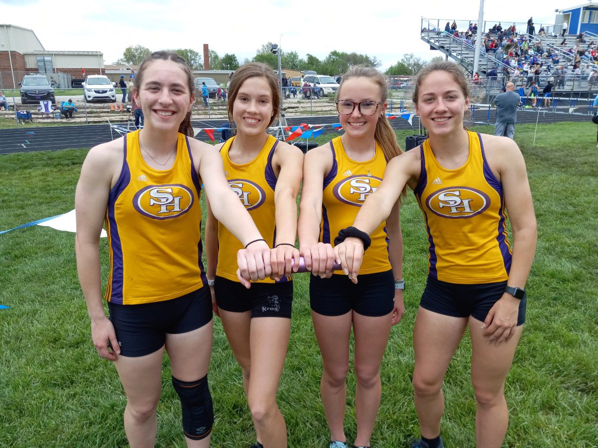 SHHSTracknField's tweet photo. 🚨NEW SCHOOL RECORD🚨

4x800m Relay
⏱9:54.97
Addison Bond, Payton Hines, Legacy Murphy, and Vienna Lahner https://t.co/c0FQD8QCb2